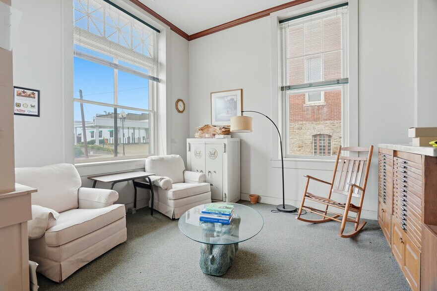 More Photos Of 115 E 5th St, Fulton Office For Sale