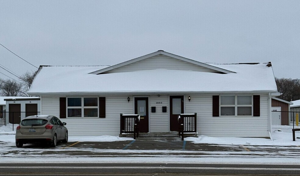 More Photos Of 1003 N Saginaw St, Durand Flex For Lease