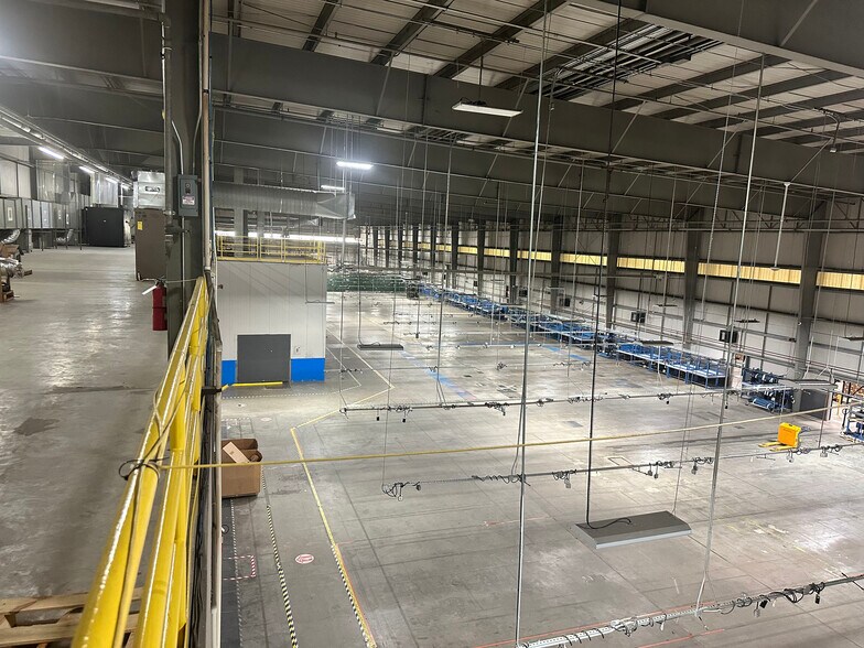 More Photos Of 4949 Windfern Rd, Houston Warehouse For Lease