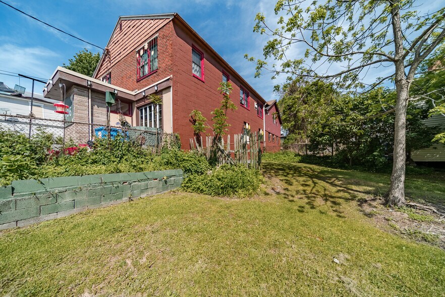 More Photos Of 406-408 Kirkpatrick St, Syracuse Freestanding For Sale