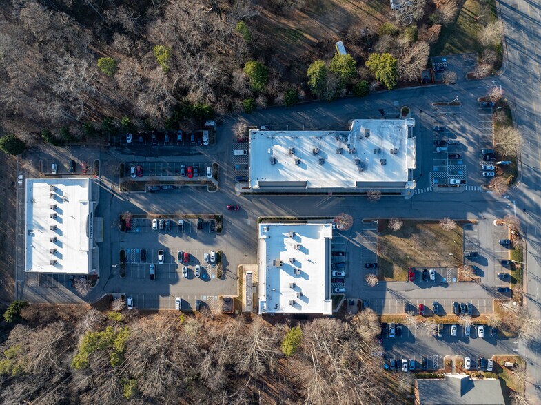 More Photos Of 920 Cox Rd, Gastonia Unknown For Lease