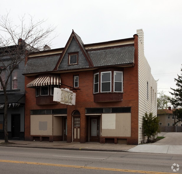 Primary Photo Of 1217-1219 Broadway St, Toledo Storefront Retail Residential For Sale