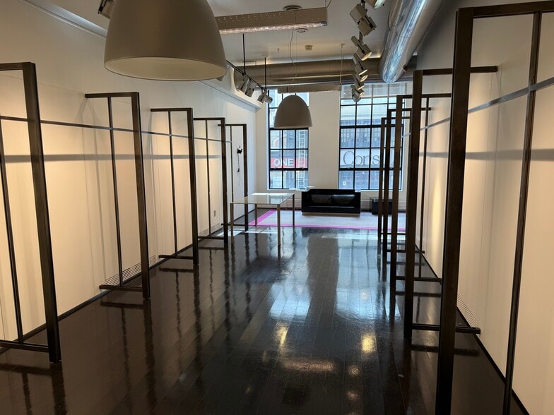 More Photos Of 41 W 56th St, New York Office For Sale