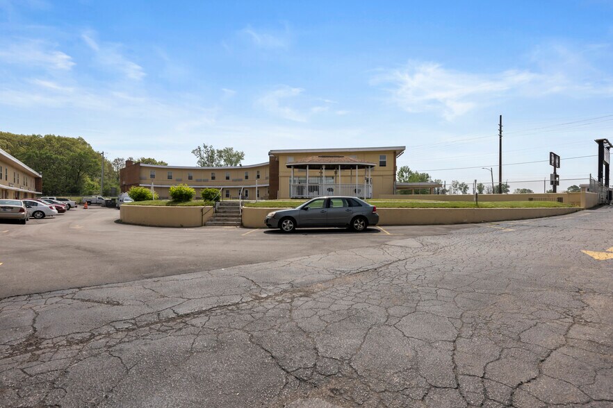 More Photos Of 6200 Melton Rd, Gary Hotel For Sale