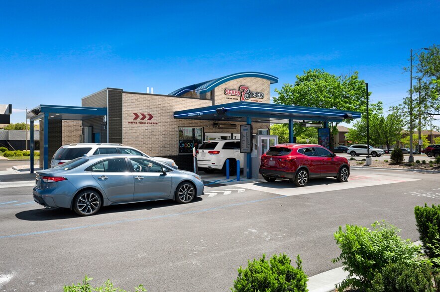 More Photos Of 2421 W Jefferson St, Joliet General Retail For Sale