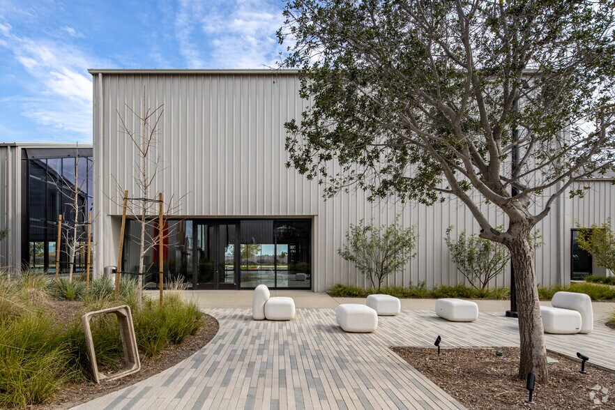 More Photos Of 1730 Flight Way, Tustin Unknown For Lease