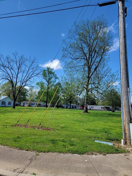 More Photos Of 103 Main Street West, Wartrace Land For Sale