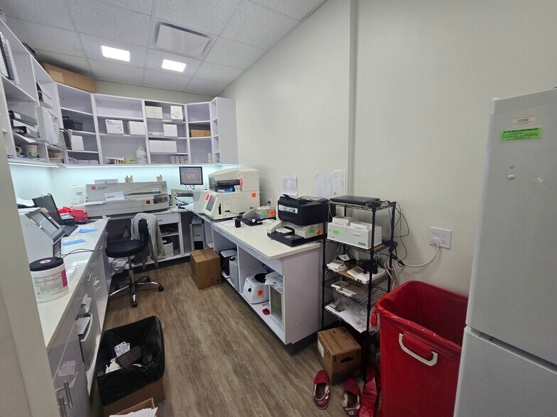 More Photos Of 9530 Queens Blvd, Rego Park Storefront For Sale