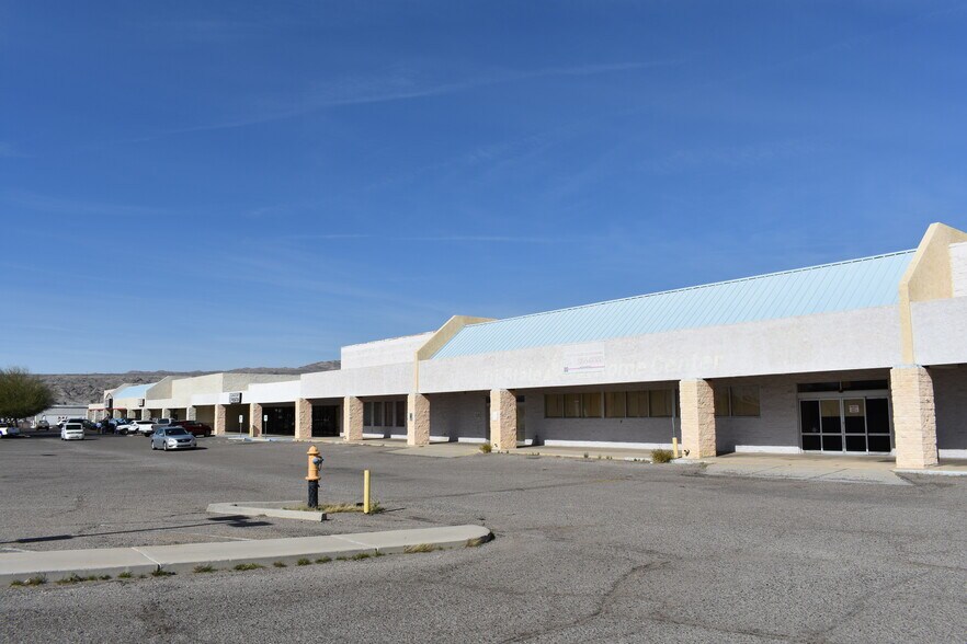 More Photos Of 967 Hancock Rd, Bullhead City General Retail For Sale