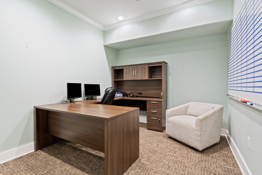 More Photos Of 1927 Columbus Ave, Waco Office For Sale