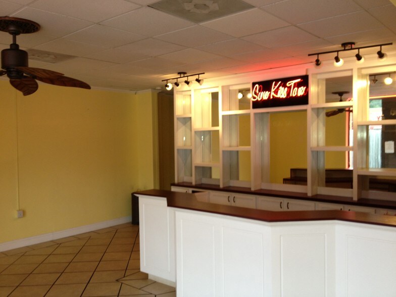 More Photos Of 4216 Maccorkle Ave SE, Charleston Storefront Retail Office For Lease