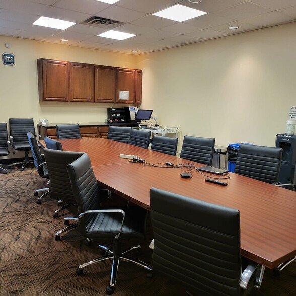 More Photos Of 3500 Gateway Centre Blvd, Morrisville Light Distribution For Lease