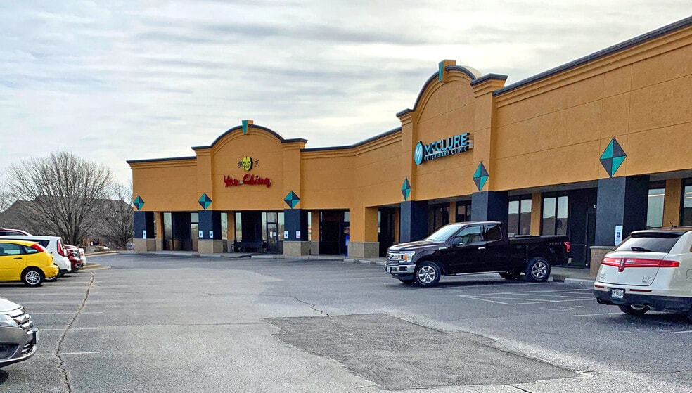 More Photos Of 5301 N Towne Centre Dr, Ozark Storefront Retail Office For Lease