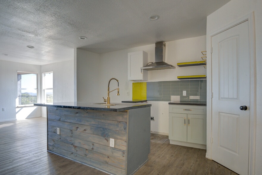 More Photos Of 185 Hidden Dr, Canyon Lake Apartments For Sale