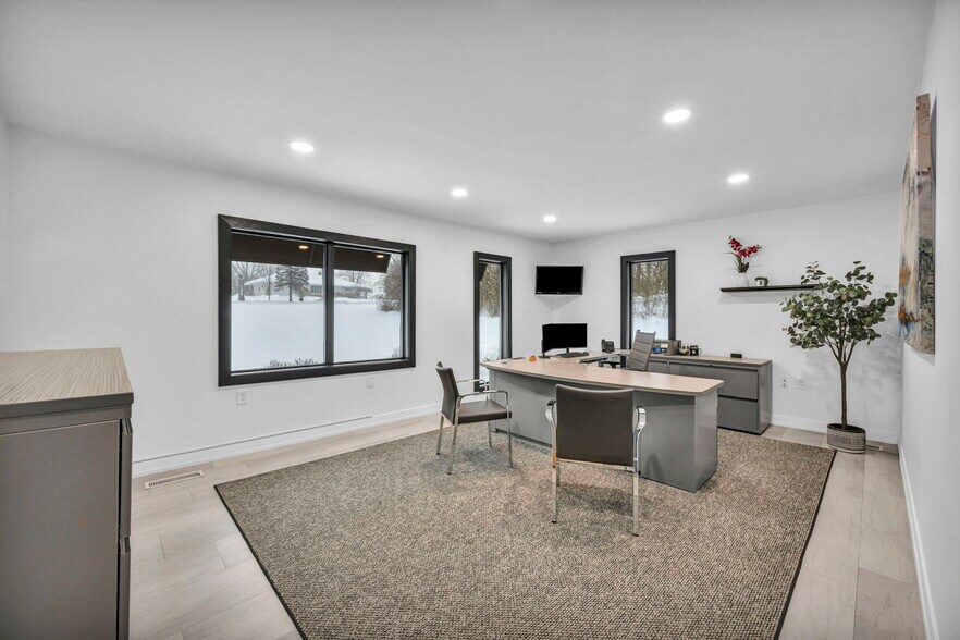 More Photos Of 1929 E Royalton Rd, Broadview Heights Office For Lease