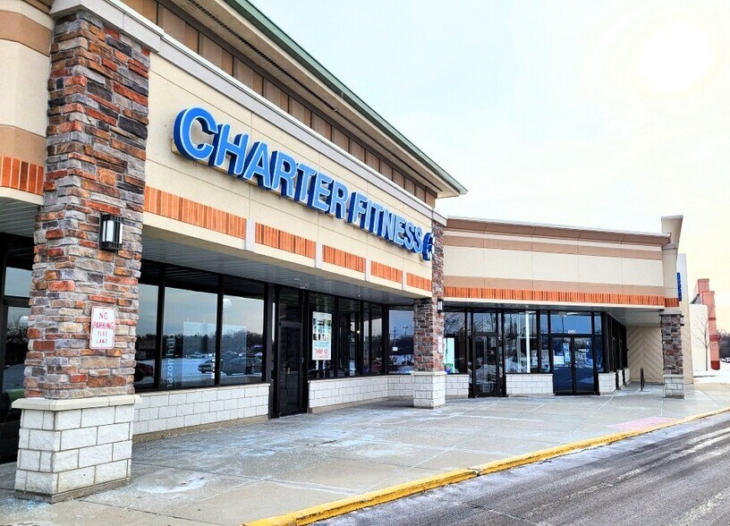 More Photos Of 310-374 Townline Rd, Mundelein Unknown For Lease