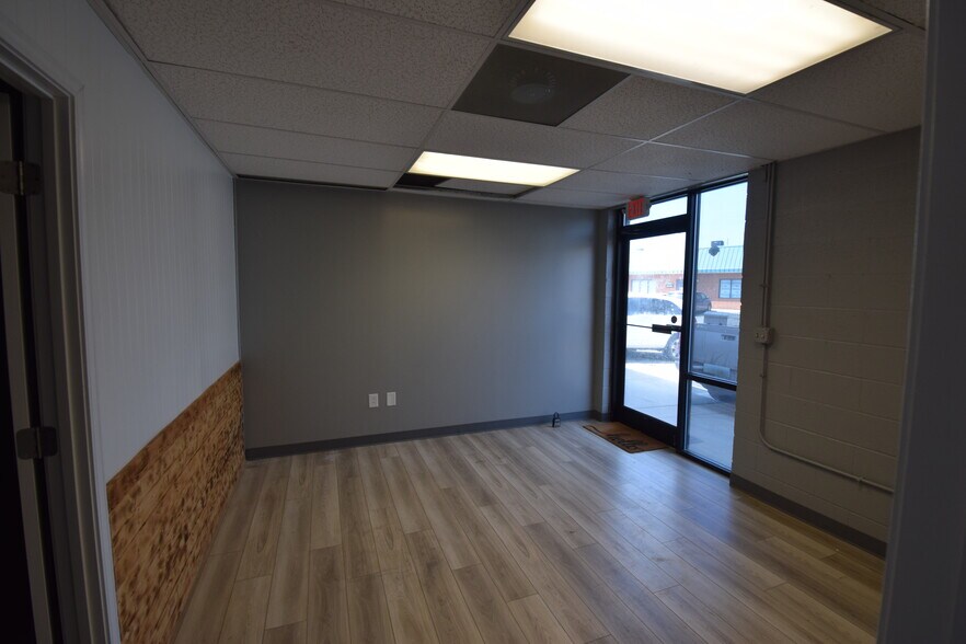 More Photos Of 6120 Brookshire Blvd, Charlotte Light Distribution For Lease