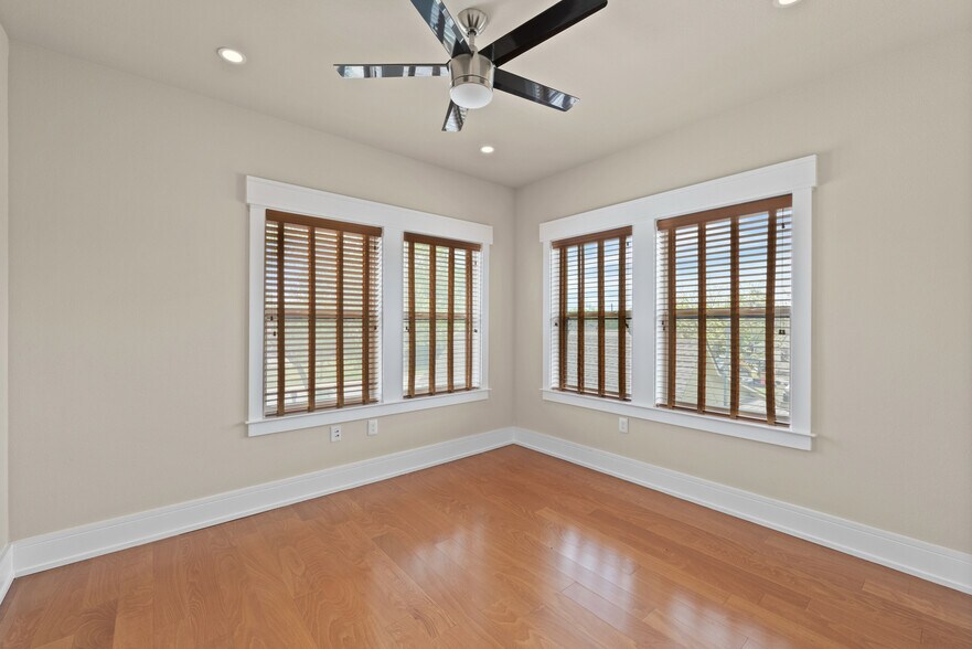 More Photos Of 1206 Hart St, Georgetown Specialty For Sale