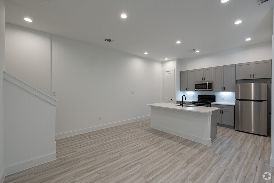 More Photos Of 2527 Judiway St, Houston Apartments For Sale