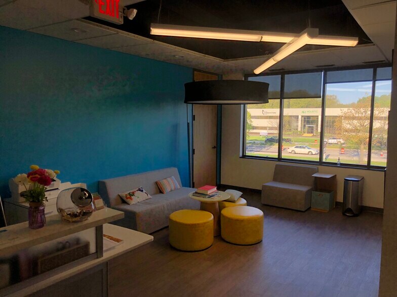 More Photos Of 8935 N Meridian St, Indianapolis Coworking Space