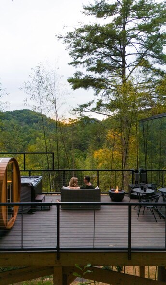 More Photos Of 1708 Minty Way, Sevierville Hotel For Sale