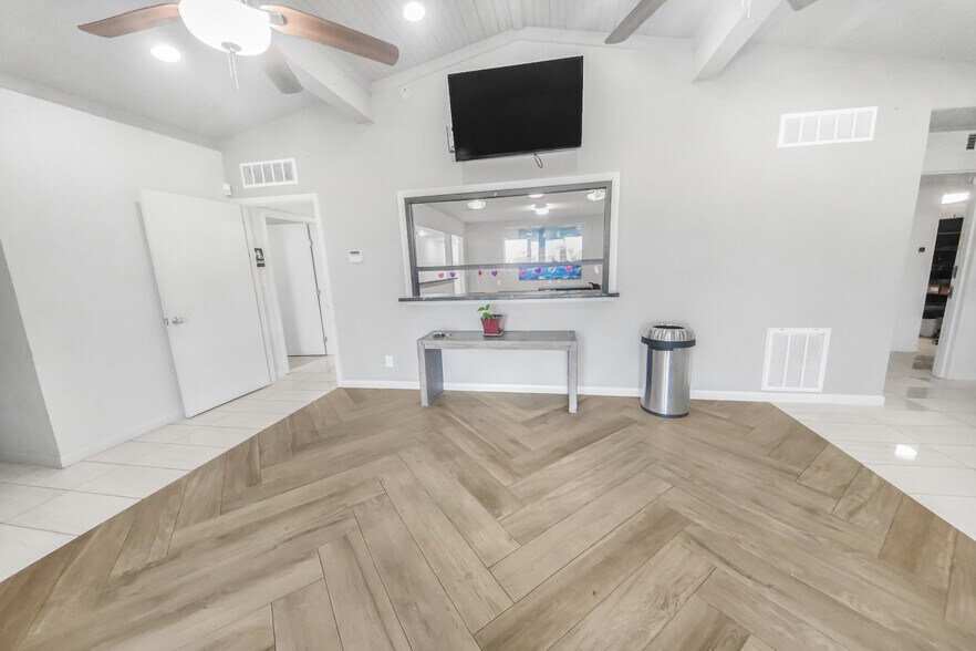 More Photos Of 7030 Bretshire Dr, Houston Medical For Sale