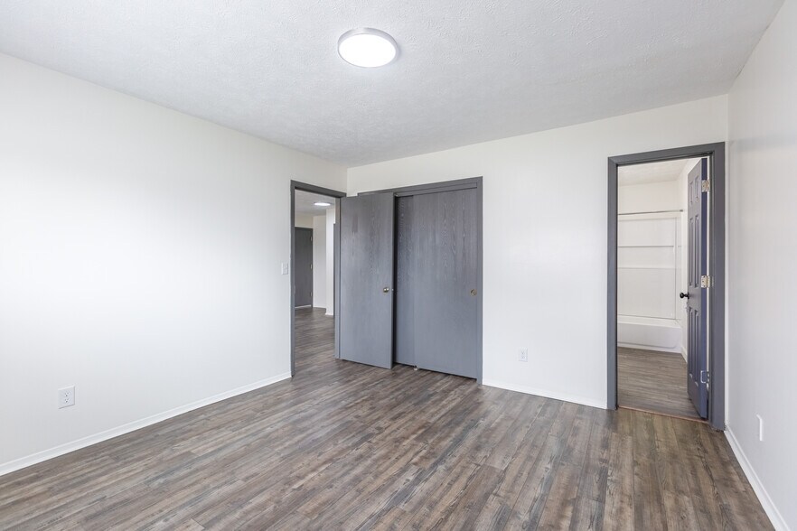 More Photos Of 7110-7122 Jones Cir, Omaha Apartments For Sale