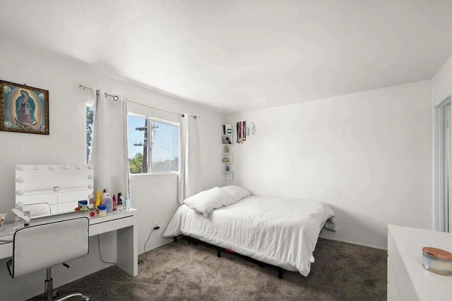 More Photos Of 2245 S Lanoitan Ave, National City Apartments For Sale