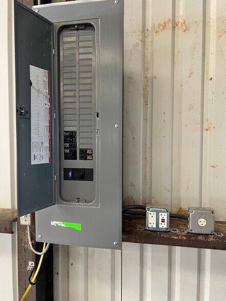 More Photos Of 2440 E Highway 377, Granbury Light Distribution For Sale