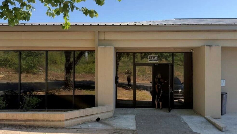 More Photos Of 6113-6121 Oakbrook Pky, Norcross Office For Lease