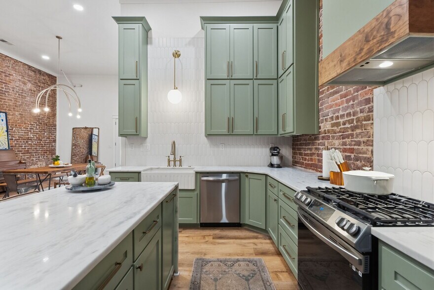 More Photos Of 103 W Duval St, Troup Freestanding For Sale