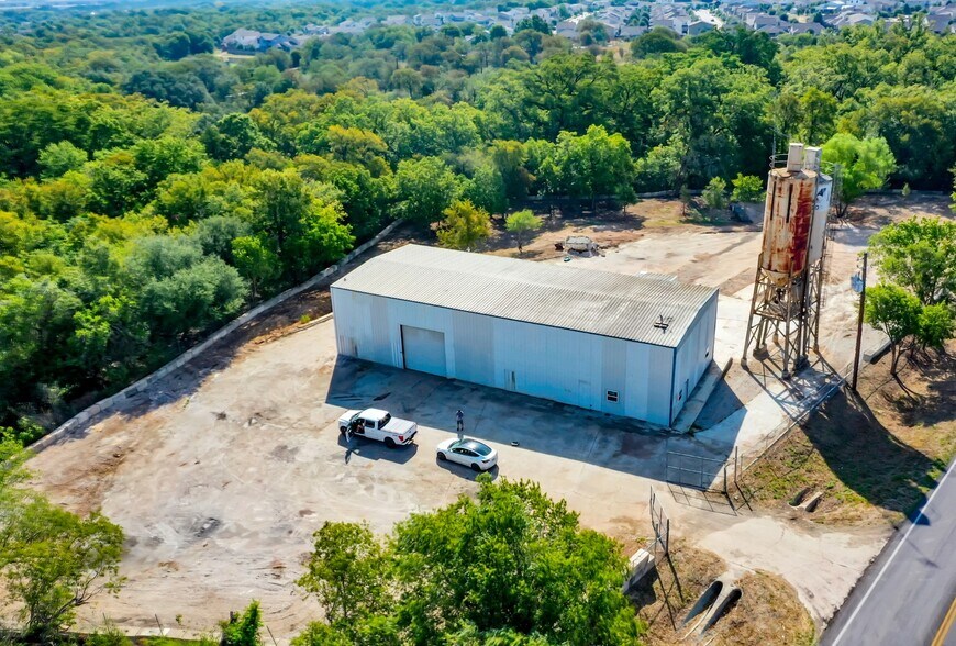 More Photos Of 8000 Dee Gabriel Collins Rd, Austin Warehouse For Sale