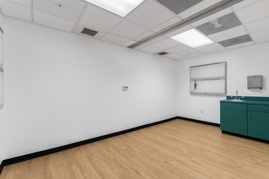 More Photos Of 845 37th Pl, Vero Beach Medical For Lease