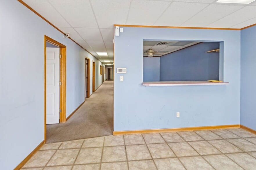 More Photos Of 2317-2323 E Lincolnway, Sterling Medical For Lease