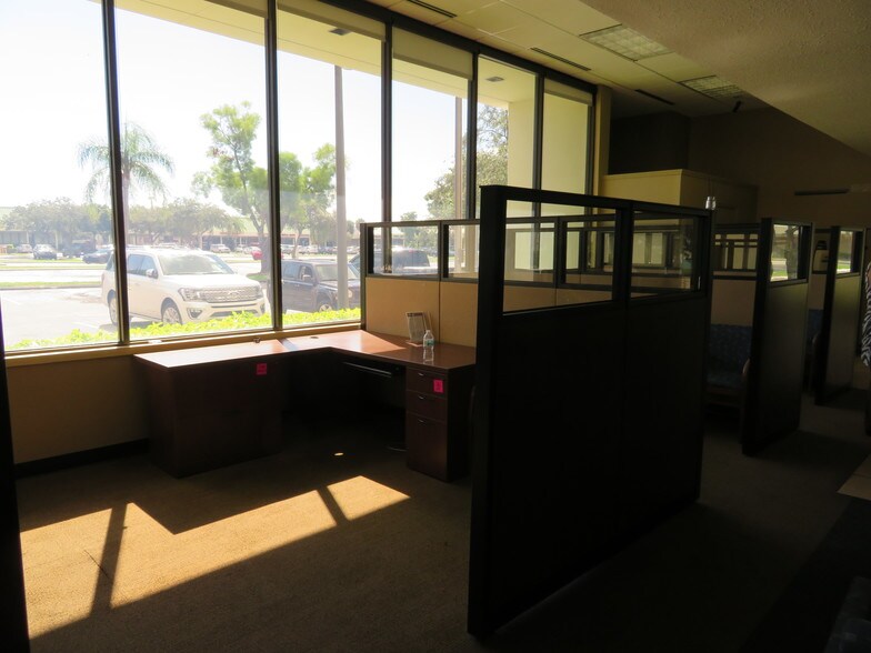 More Photos Of 300 E Dania Beach Blvd, Dania Bank For Lease