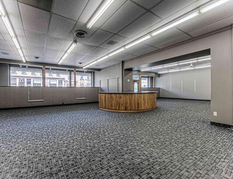 More Photos Of 95 Peel St, Wilmot Department Store For Sale