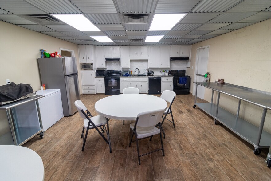 More Photos Of 906 Trimmier Rd, Killeen Religious Facility For Sale