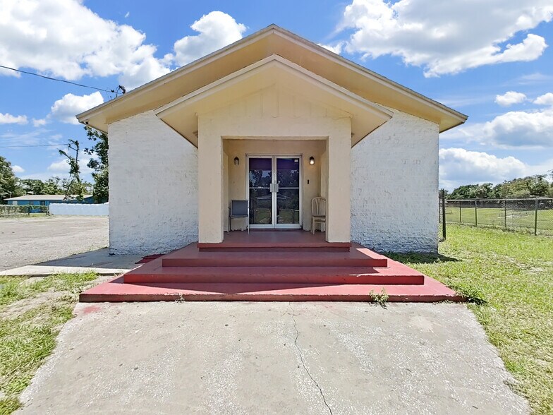 More Photos Of 3201 E Genessee St, Tampa Religious Facility For Sale