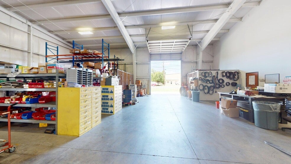 More Photos Of 2201 Patterson Industrial Dr, Pflugerville Warehouse For Lease