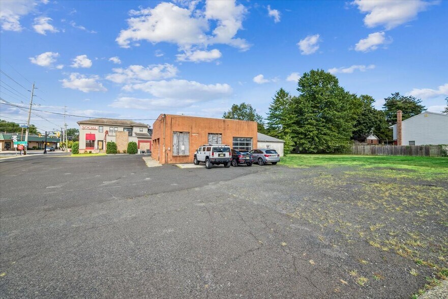 More Photos Of 1 Union Ave, Somerville Auto Repair For Sale