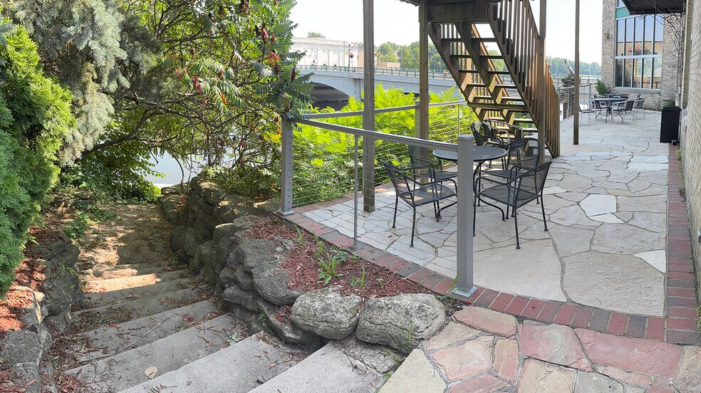 More Photos Of , Fort Atkinson General Retail For Sale