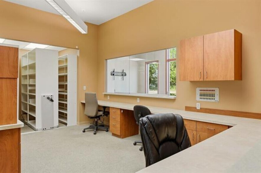 More Photos Of 2010 15th St, Bay City Healthcare For Sale