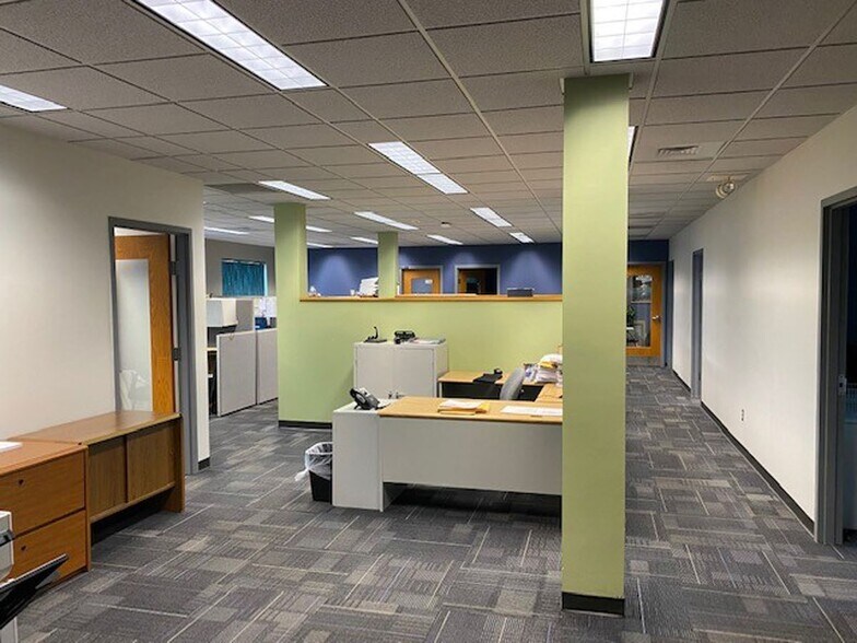More Photos Of 1168 N Main St, Bowling Green Office For Sale