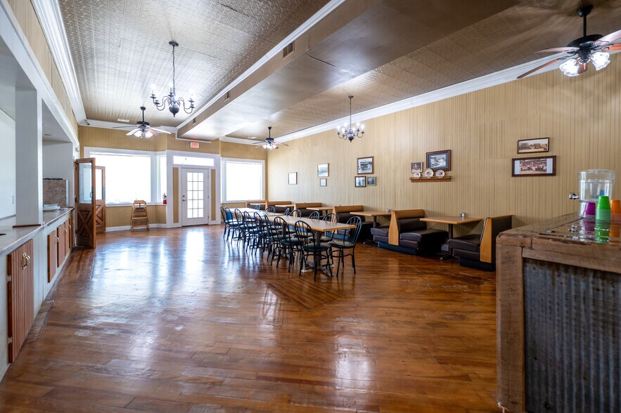 More Photos Of 4634 Highway 185, New Haven Freestanding For Sale