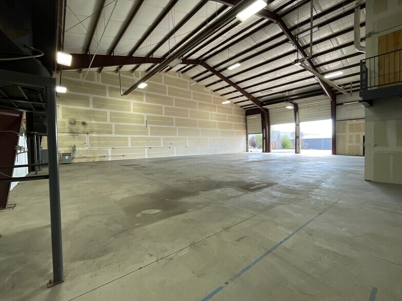 More Photos Of 9669 Havana St, Commerce City Manufacturing For Lease