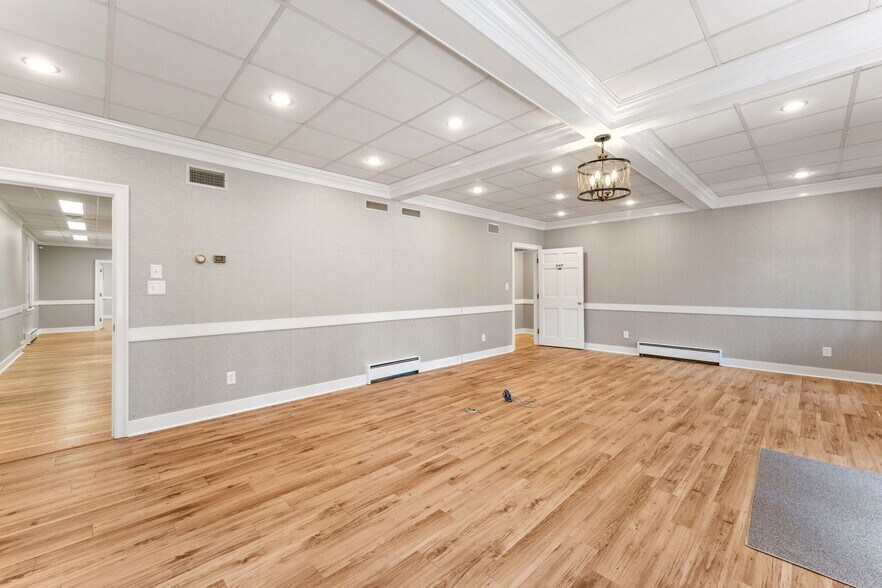 More Photos Of 678 Rappahannock Dr, White Stone Office For Sale