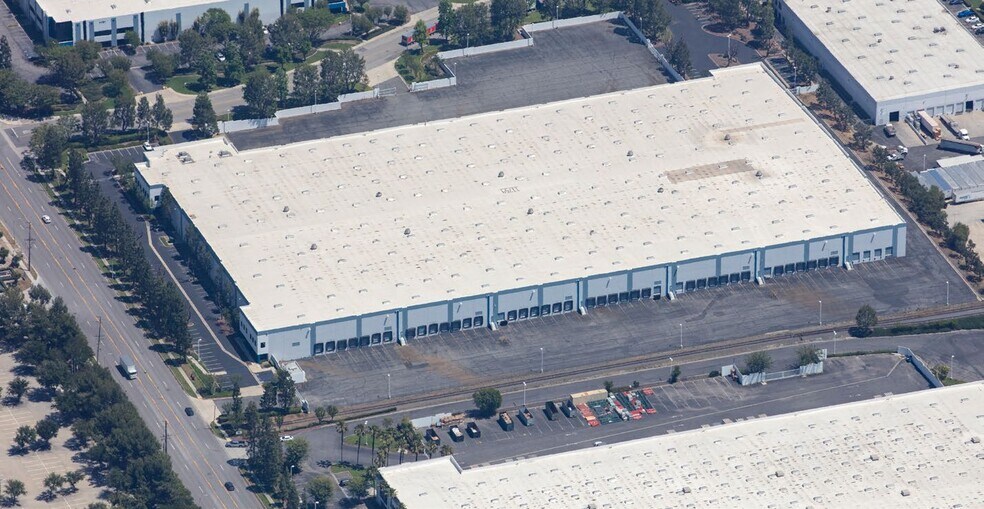 More Photos Of 11754 Cabernet Dr, Fontana Warehouse For Lease