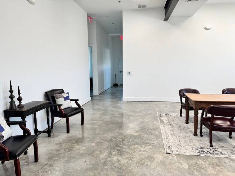 More Photos Of 330 Wonder World Dr, San Marcos Office For Lease