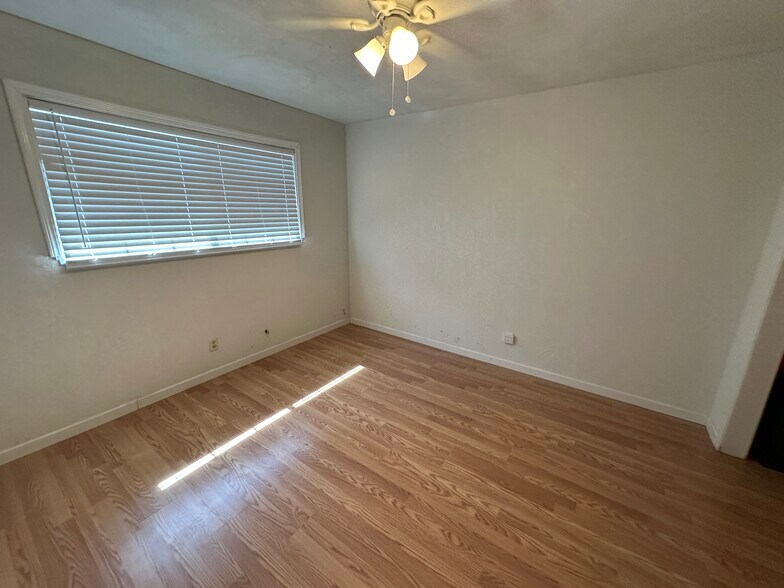 More Photos Of 1822 Cirby Way, Roseville Apartments For Sale