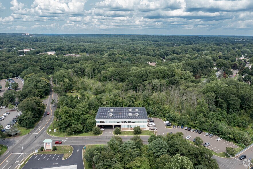 More Photos Of 495 Hawley Ln, Stratford Medical For Lease